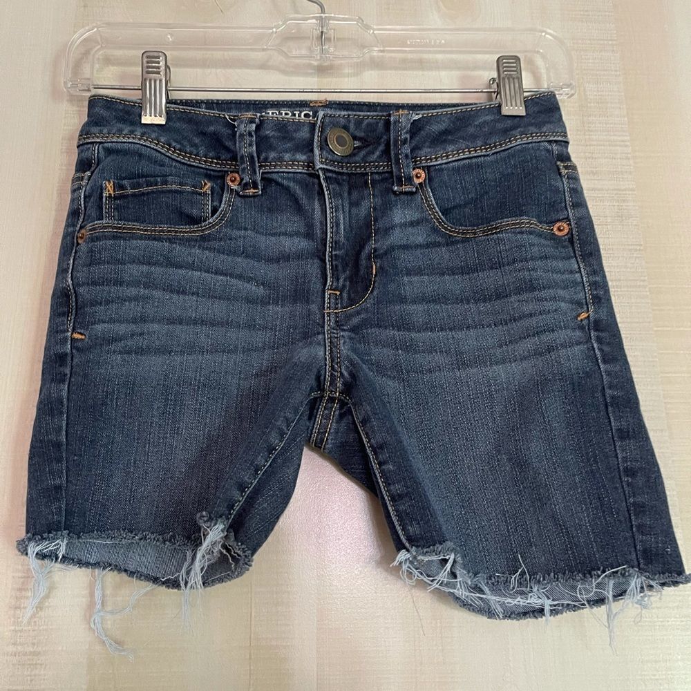American Eagle super skinny cut off jean shorts,00